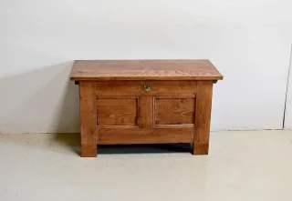 Small ash chest - nineteenth.