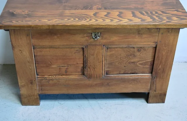 Small ash chest - nineteenth.