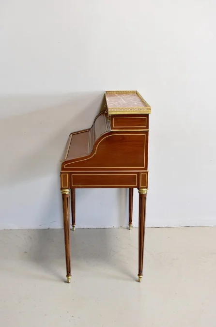 Small office with cylinder and mechanism - XIXth