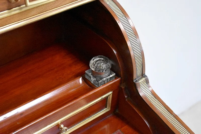 Small office with cylinder and mechanism - XIXth