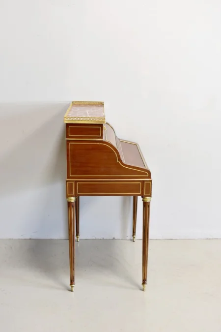 Small office with cylinder and mechanism - XIXth