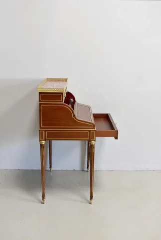 Small office with cylinder and mechanism - XIXth