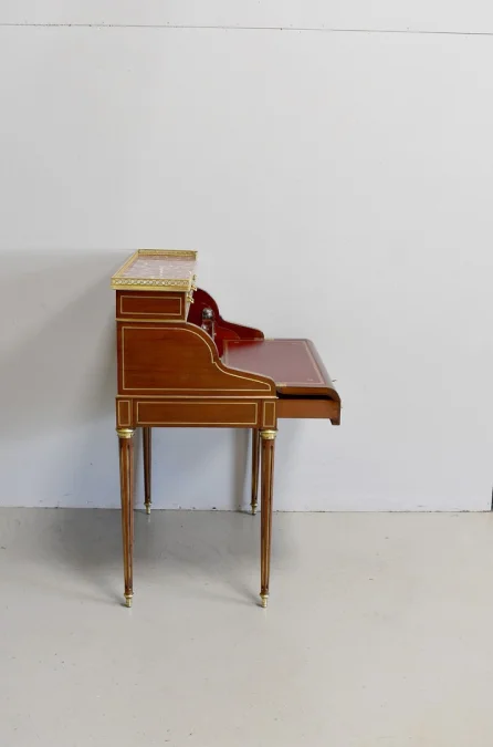 Small office with cylinder and mechanism - XIXth