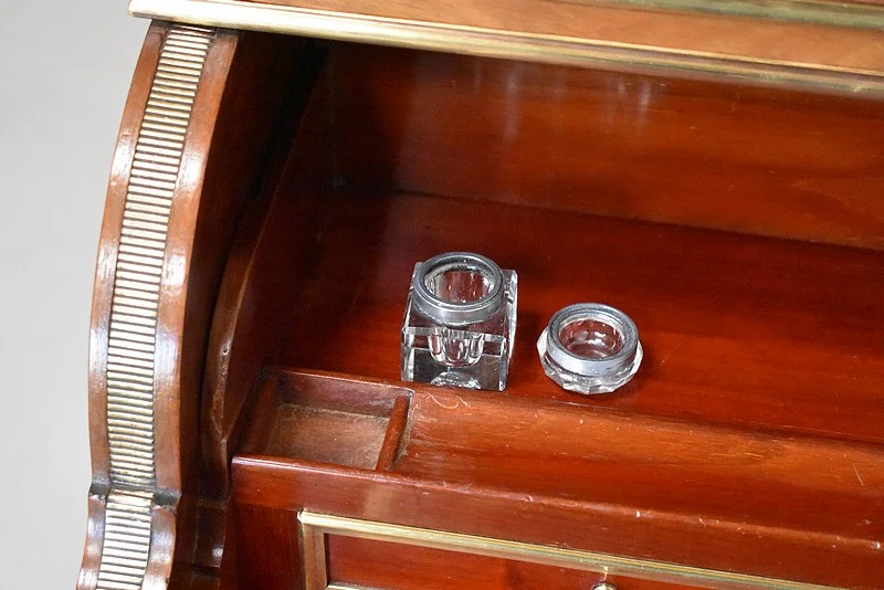 Small office with cylinder and mechanism - XIXth