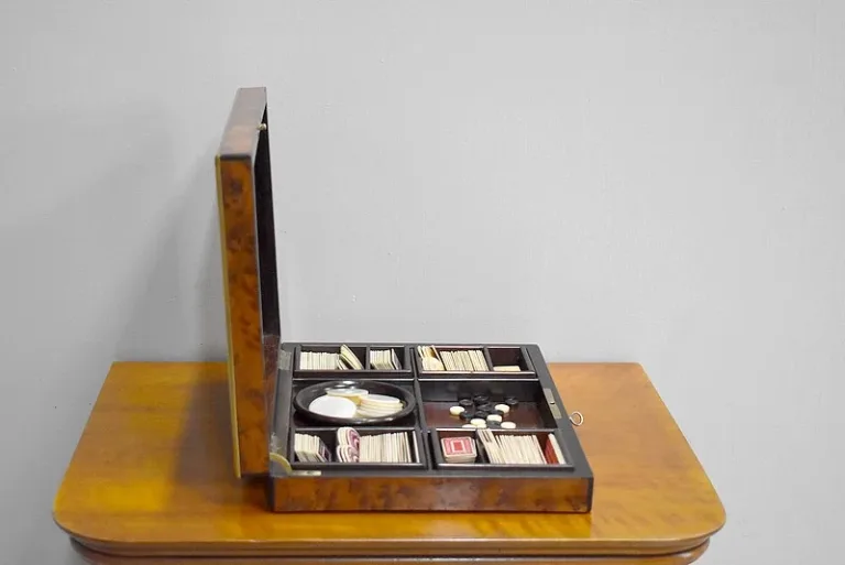 Very refined gaming cabinet - Napoleon III