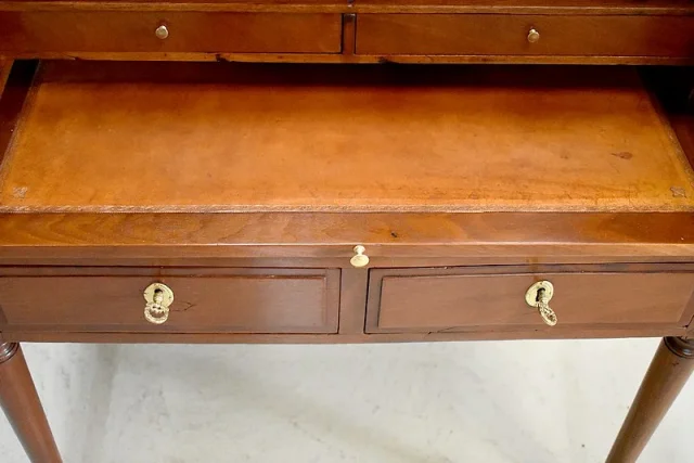 Bonheur du jour à cylindre Louis XVI – XVIIIème