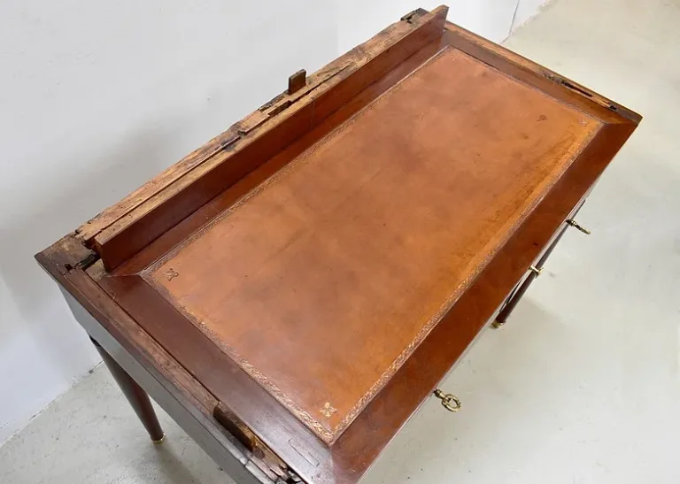 Bonheur du jour with cylinder Louis XVI - XVIII