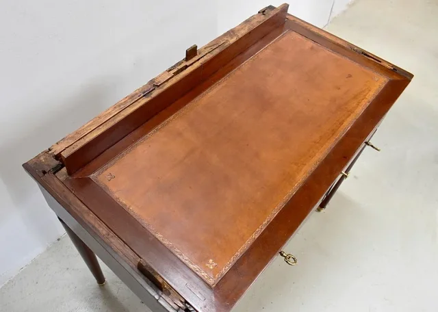 Bonheur du jour à cylindre Louis XVI – XVIIIème