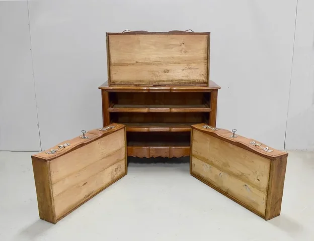 Commode Louis XV à double arbalètes – XVIIIème