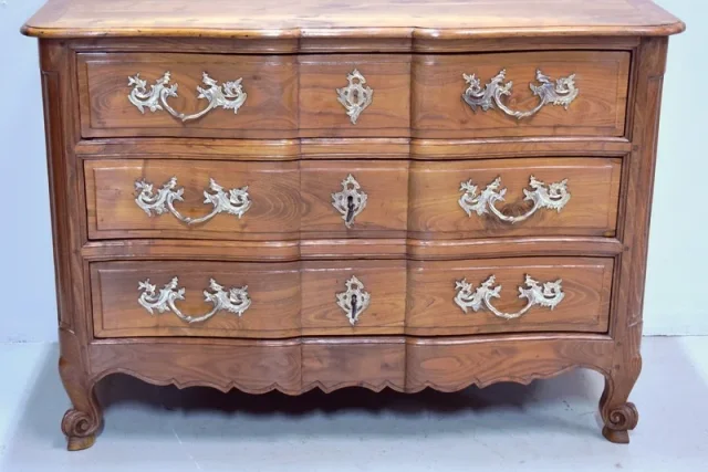 Commode Louis XV à double arbalètes – XVIIIème