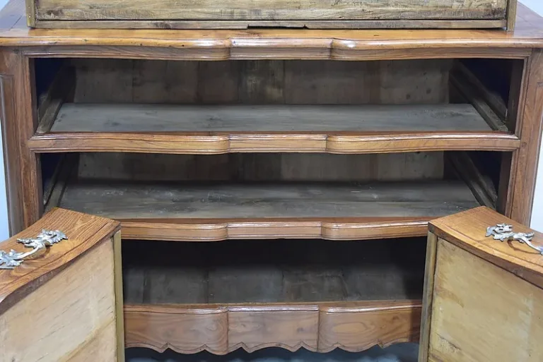 Commode Louis XV à double arbalètes – XVIIIème