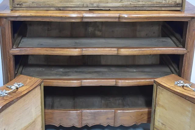 Commode Louis XV à double arbalètes – XVIIIème