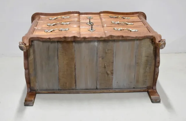 Commode Louis XV à double arbalètes – XVIIIème