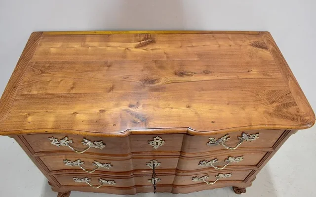 Commode Louis XV à double arbalètes – XVIIIème