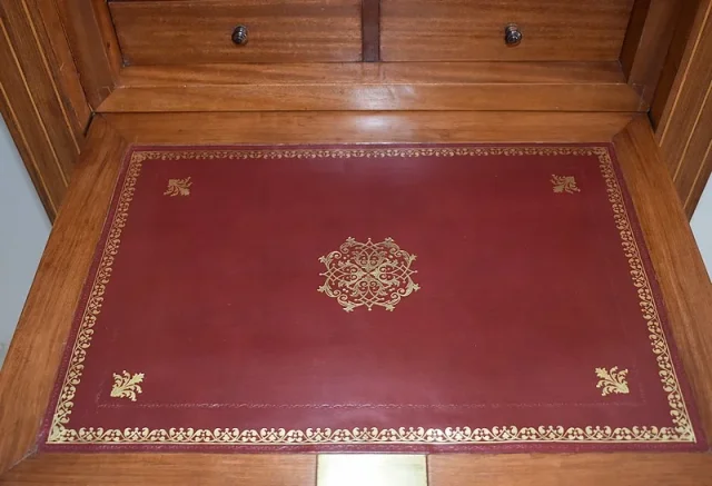 Secrétaire en Marqueterie Goût CHARLES X - XIXe