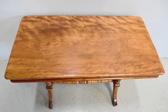 Small coffee table in Satin Wood - XIXth