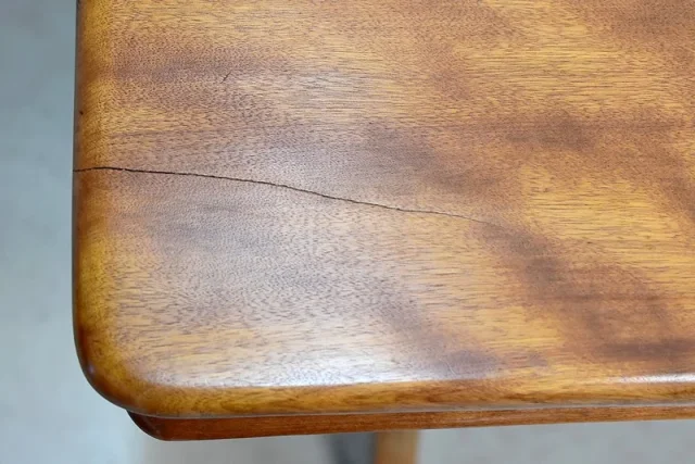 Small coffee table in Satin Wood - XIXth