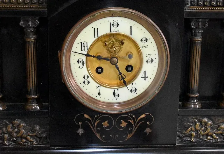 Pendule de Cheminée Napoléon III – 1900
