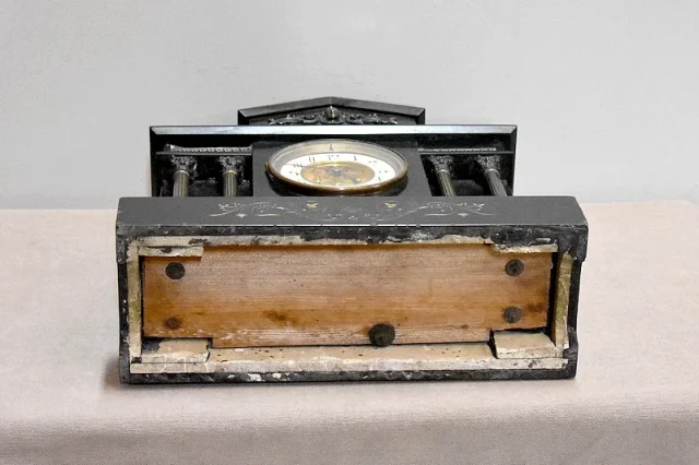 Pendule de Cheminée Napoléon III – 1900
