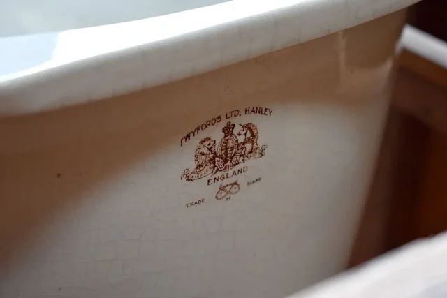 Exceptional bathroom furniture in Onyx - twentieth
