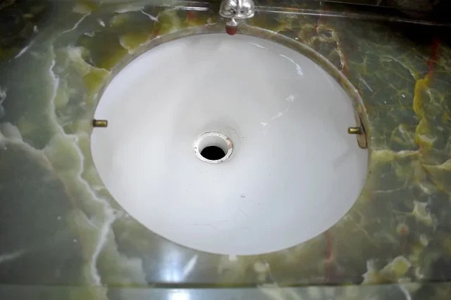 Exceptional bathroom furniture in Onyx - twentieth