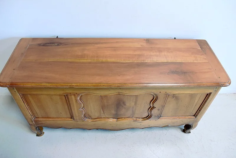 Louis XV chest of the region of Rennes - XIXth