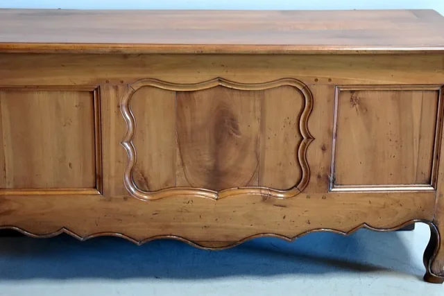 Louis XV chest of the region of Rennes - XIXth
