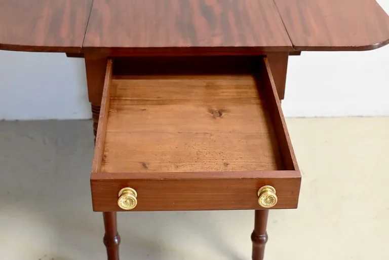 Small english Victorian table with shutters - XIXth