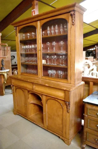 Buffet two-body showcase English- nineteenth