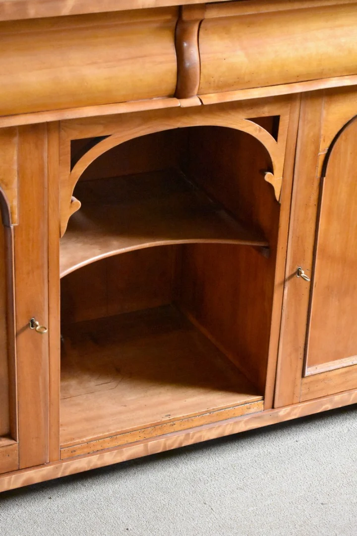 Buffet two-body showcase English- nineteenth