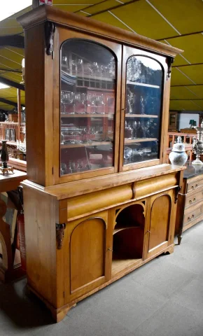 Buffet two-body showcase English- nineteenth