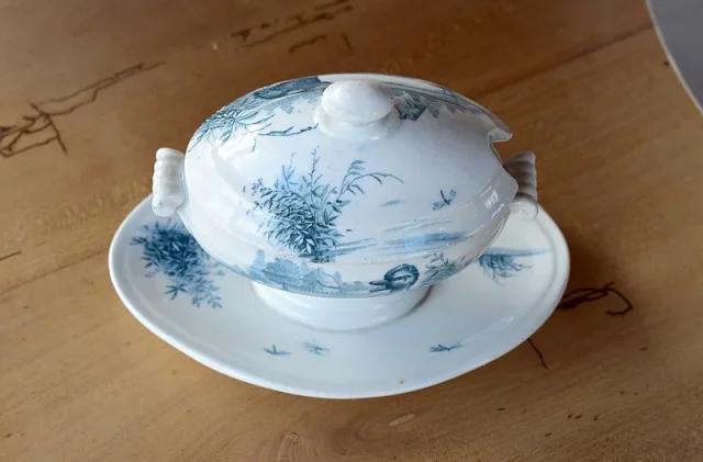 Important table service Earthenware Gien - late nineteenth