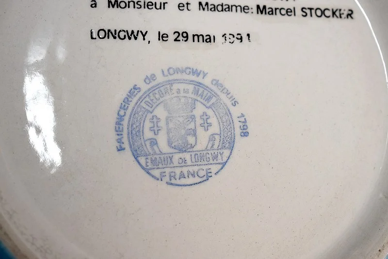 Plat en faïence de Longwy – XXème