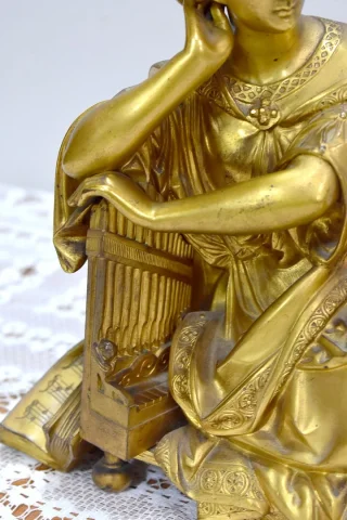Bronze femme érudite par Grégoire – XIXème