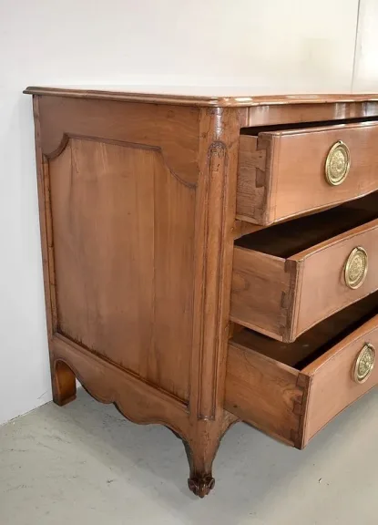 Commode Arbalète Louis XV en Merisier blond XVIIIe