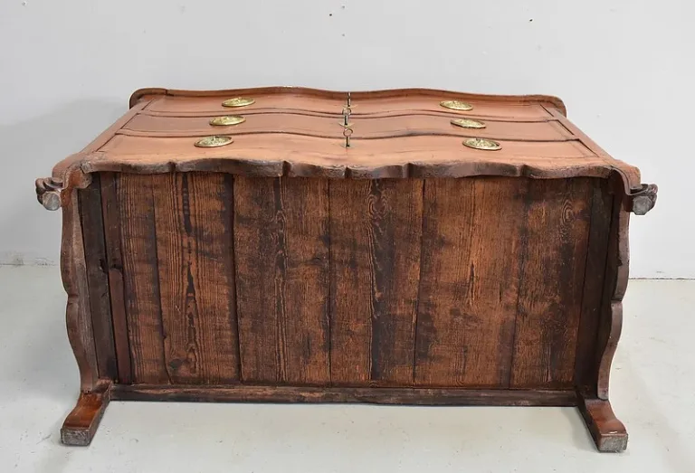 Commode Arbalète Louis XV en Merisier blond XVIIIe