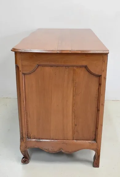 Commode Arbalète Louis XV en Merisier blond XVIIIe