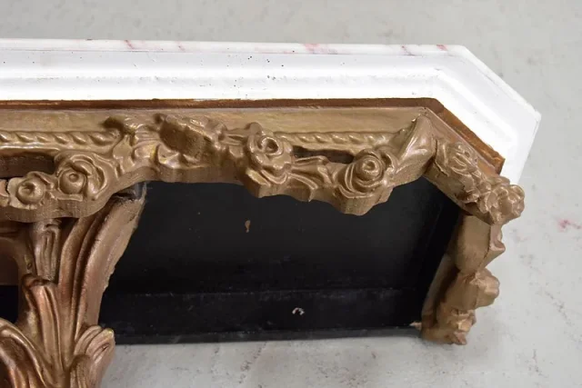 Petite console sculptée – XXème