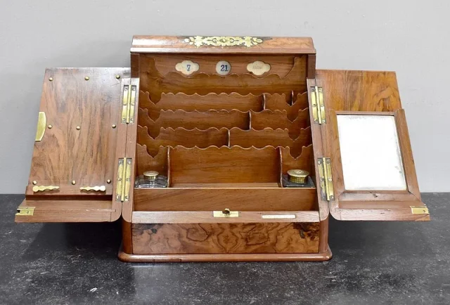 Filing cabinet in Walnut - XIXth