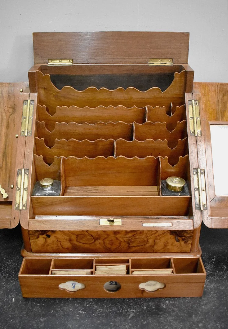 Filing cabinet in Walnut - XIXth