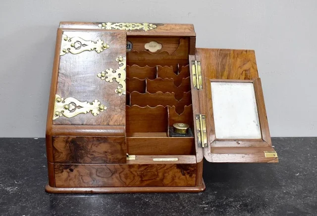 Filing cabinet in Walnut - XIXth