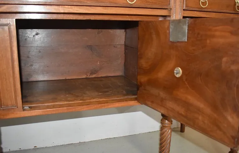 SIDEBOARD INGLES