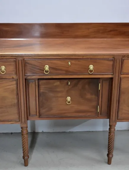 SIDEBOARD INGLES
