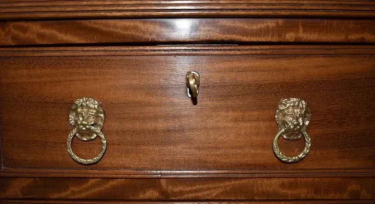 SIDEBOARD INGLES