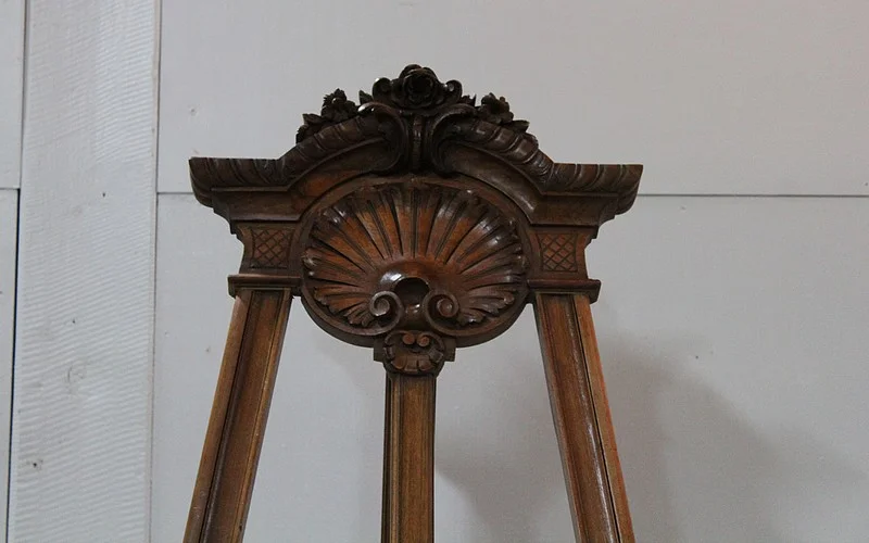 Grand Louis XV easel carved - 1920