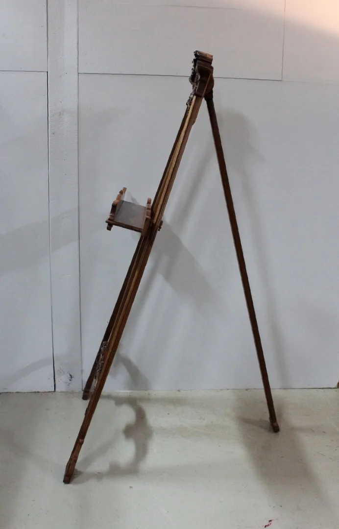 Grand Louis XV easel carved - 1920
