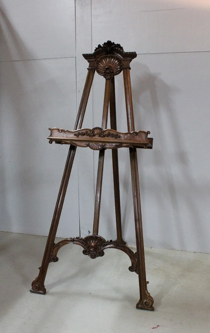 Grand Louis XV easel carved - 1920
