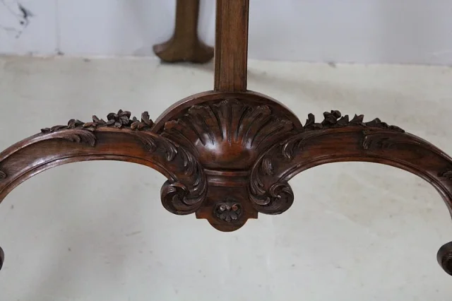 Grand chevalet Louis XV sculpté – 1920