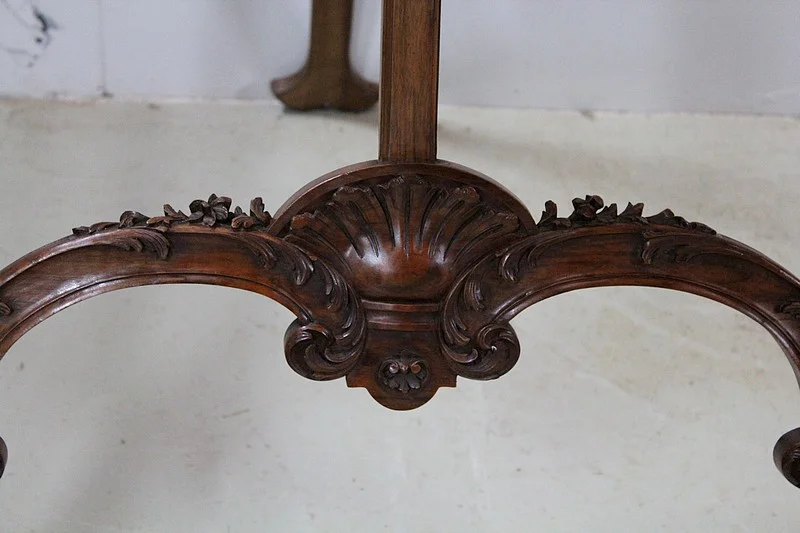 Grand Louis XV easel carved - 1920