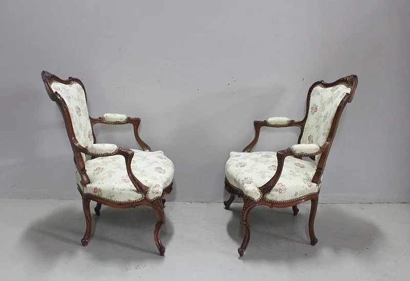 Paire de Fauteuils Cabriolet Louis XV à la Reine – XIXème